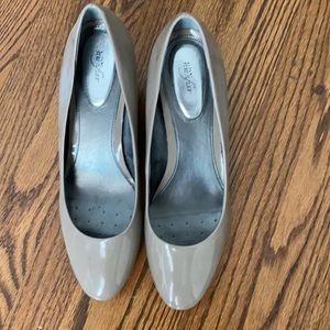 Women shoes with heels